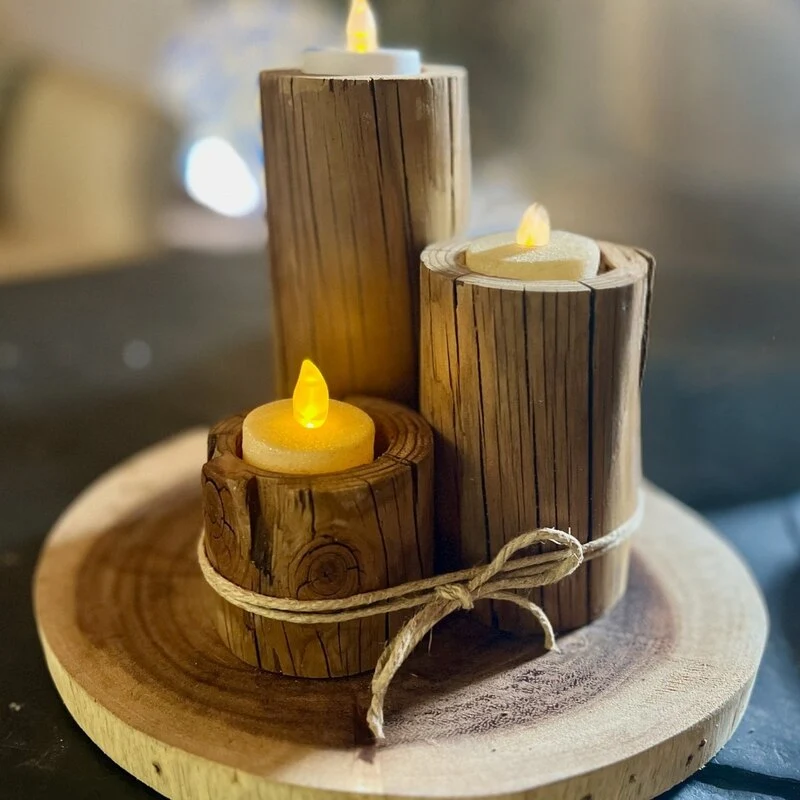 Bougeoirs artisanaux en rondin de bois avec bougies LED pour décoration événementielle
