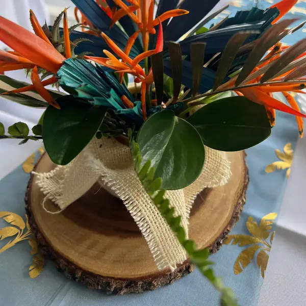 Rondin en bois de Zamana local 30 cm utilisé comme support décoratif
