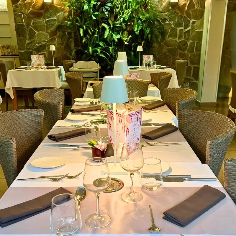 Décoration de table pour la fête des mères en Martinique